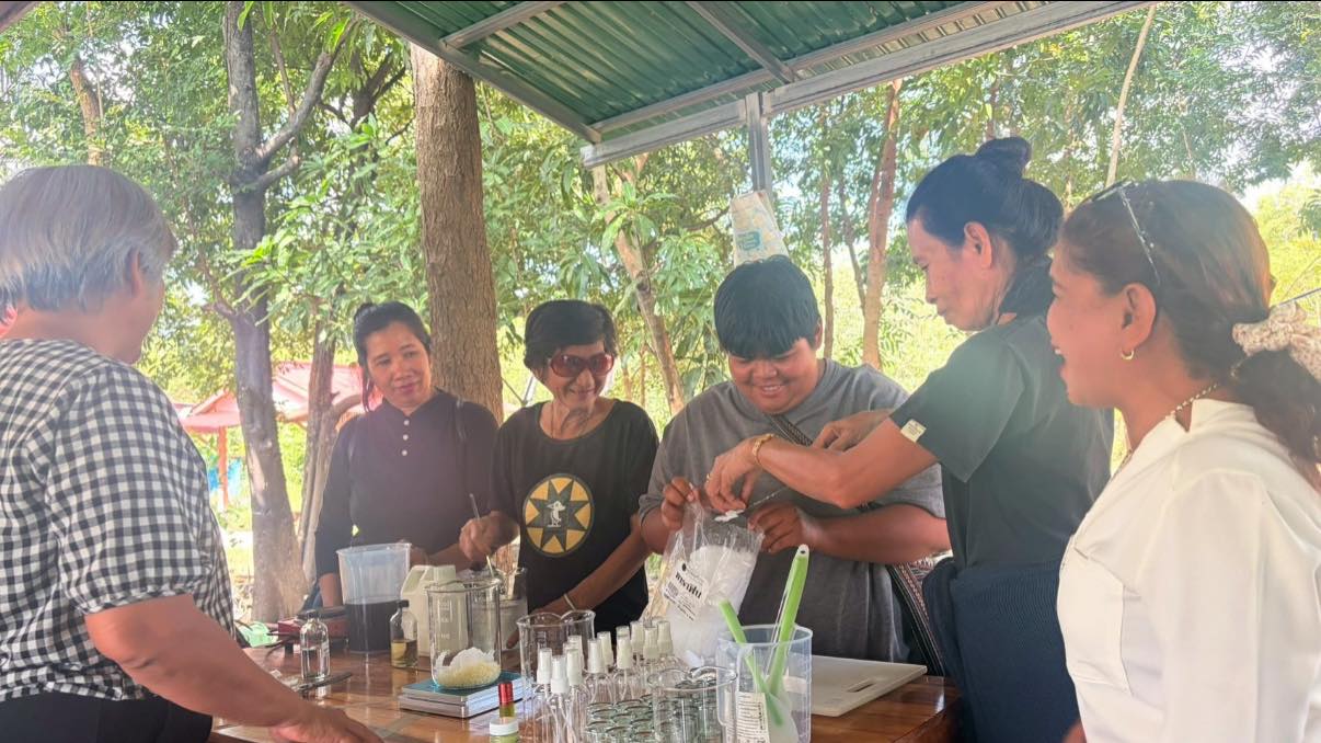 title - ส.ป.ก.อ่างทอง จัดอบรมโครงการยกระดับศักยภาพการพัฒนาสินค้าเกษตรชีวภาพ กิจกรรมยกระดับศักยภาพการเกษตรชีวภาพ ปีงบประมาณ พ.ศ. 2569 หลักสูตร “การเพิ่มประสิทธิภาพการผลิตพืชสมุนไพรในเขตปฏิรูปที่ดิน“